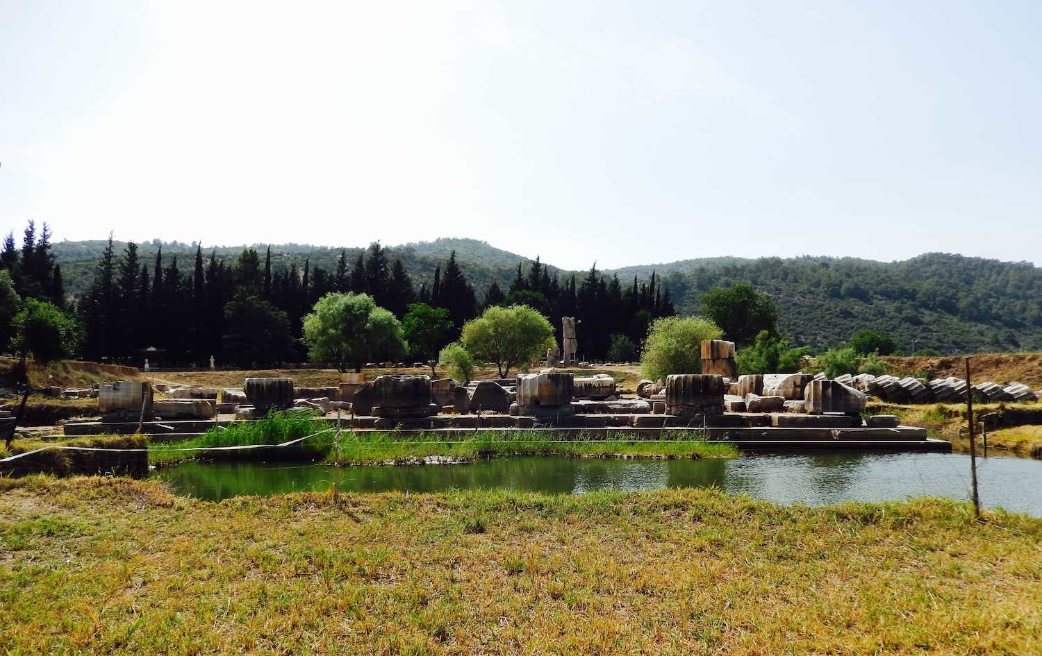 Feeling Apollo: The Sensual Paradigms of Landscape at the Sanctuary of Apollo at Klaros